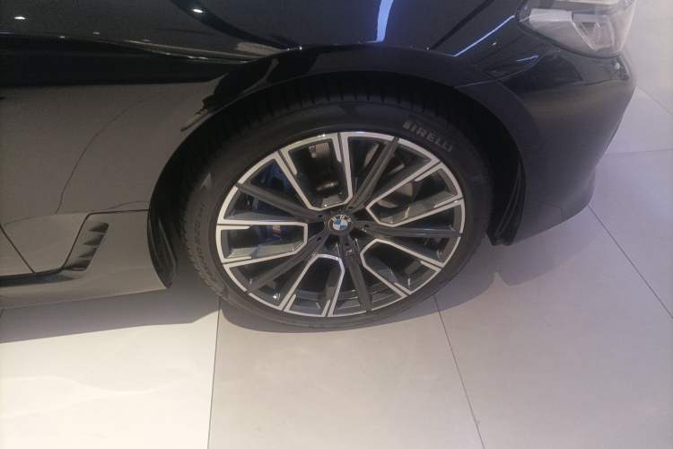 Used BMW 6 Series GT 2024 630i M Sport Luxury Package Right Rear Wheel Hub