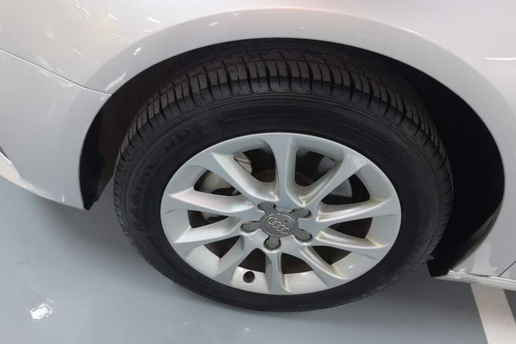 Used Audi A3 2014 Sportback 35 TFSI Automatic Ambition Edition Left Front Wheel Hub