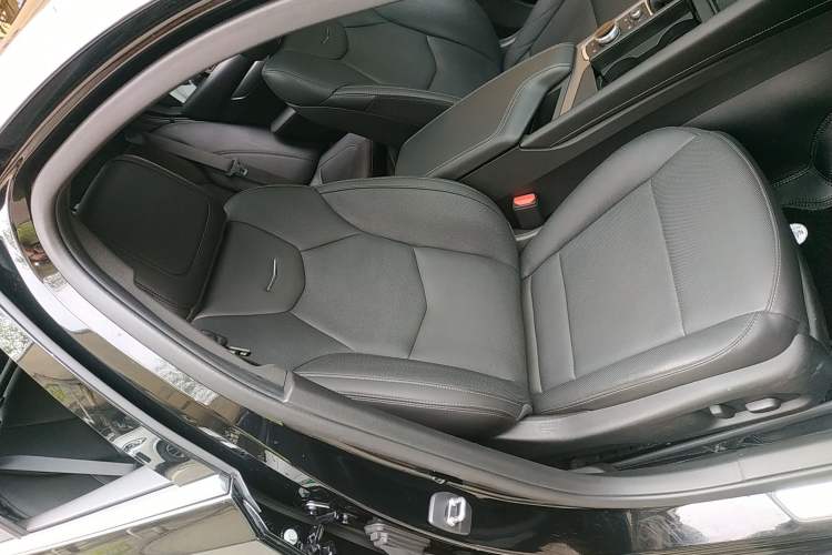 Used Cadillac CT5 2024 28T Luxury Pro Trim Right Front Seat