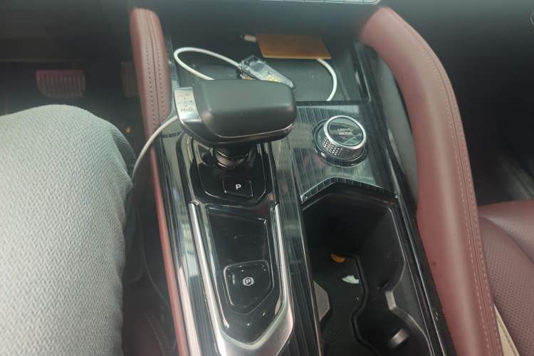 Used Geely Auto Monjaro L 2021 2.0TD DCT EVO Two-Wheel Drive Prestige Version Gear Lever