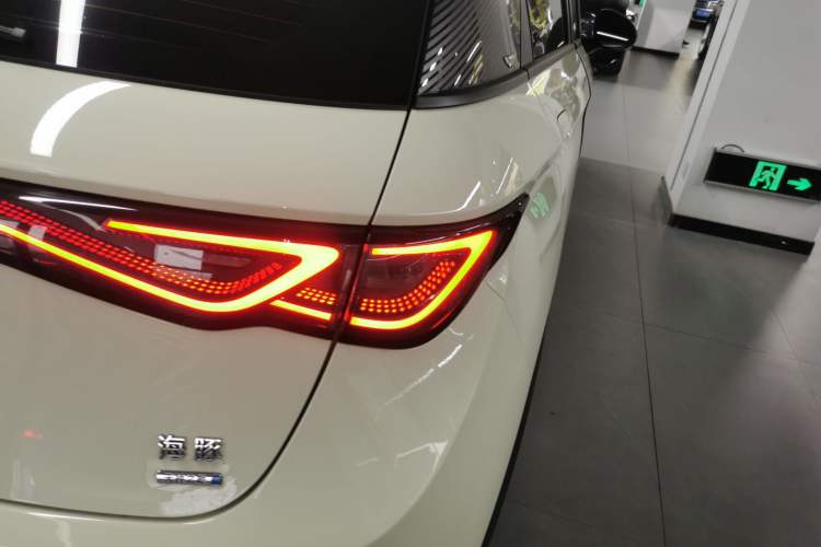 Used BYD Dolphin 2025 Intelligent Driving Version 410 km Fashion Edition