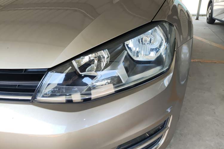 Used Volkswagen Golf 2016 1.6L Automatic Fashion Model Left Front Headlight