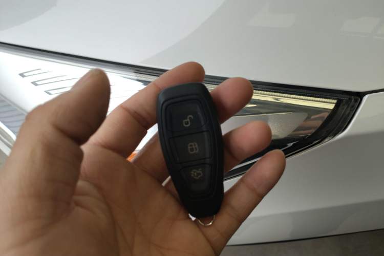 Used Ford Kuga 2017 EcoBoost 180 Two-Wheel-Drive Luxury Wing Edition Vehicle Key