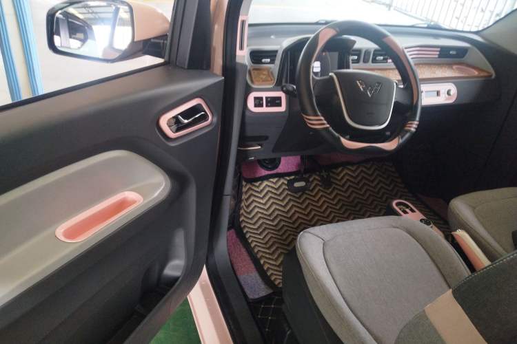 Used Wuling Hongguang MINIEV 2021 Macaron Premium Model – Lithium Iron Phosphate
