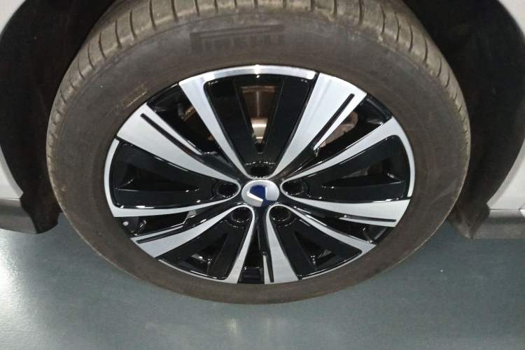 Used Denza N7 2023 with Ultra-Long Range Exterior 4