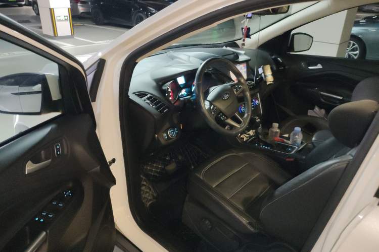 Used Ford Kuga 2017 EcoBoost 180 Two-Wheel-Drive Tiger Leap Model Driver Seat