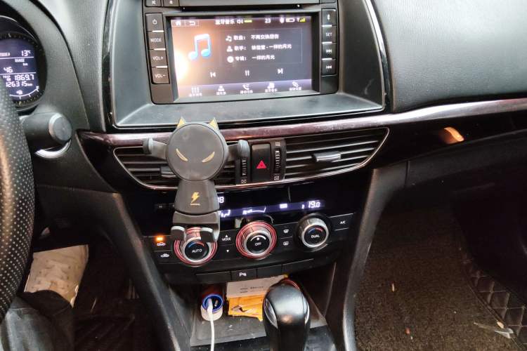 Used Mazda Atenza 2014 2.0L Blue Sky Luxury Edition
