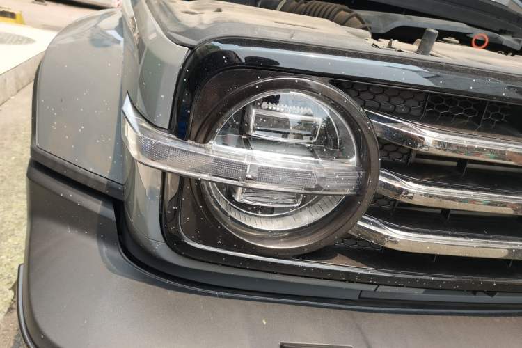 Used Tank 300 2023 City Edition 2.0T—Stylish as Ever Right Front Headlight
