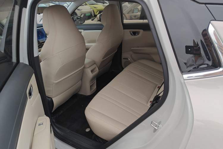 Used Wuling Bingo S 2025 Model 325km Deluxe Edition Left Rear Seat
