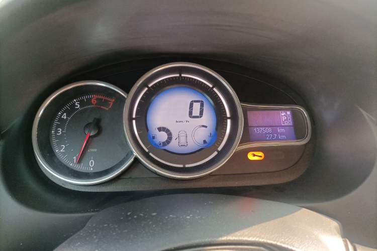 Used Renault Fluence 2015 2.0L Fashion Edition Instrument Cluster