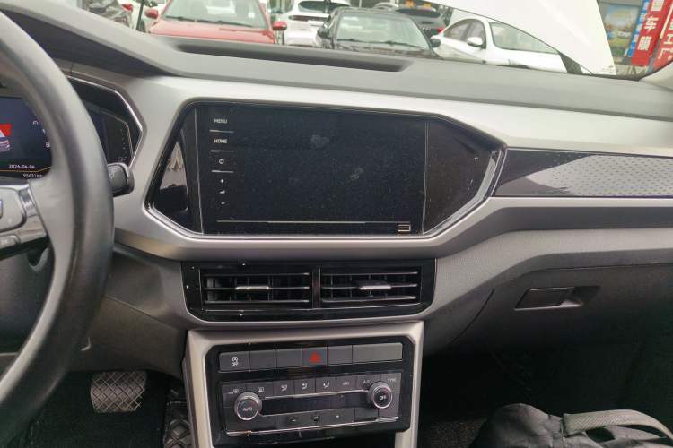 Used Volkswagen T-Cross 2020 280TSI DSG Luxury Edition Audio And AC Panel