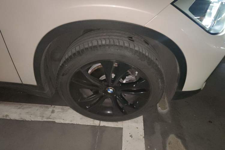 Used BMW X1 2020 sDrive20Li Fashion Model Right Front Wheel Hub