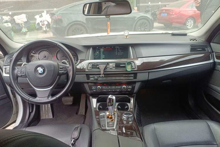 Used BMW 5 Series 2013 535Li Leading Model