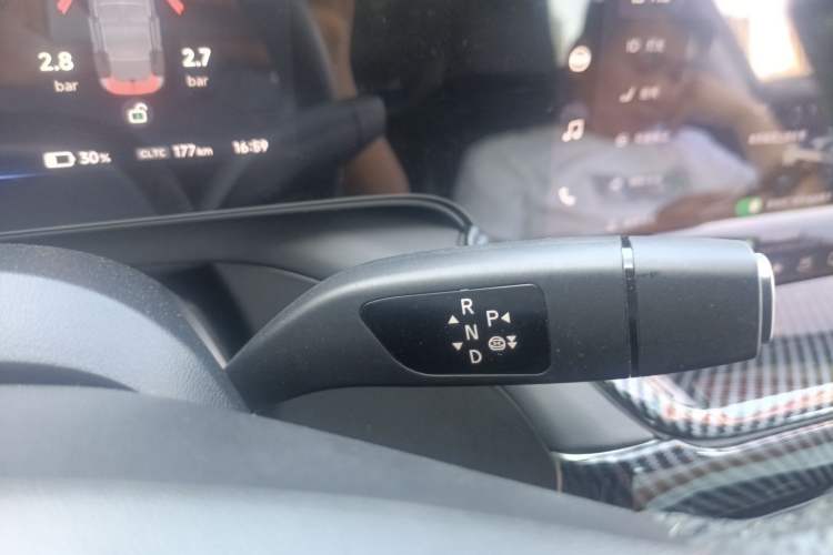 Used XPeng P7 2023 586E Gear Lever