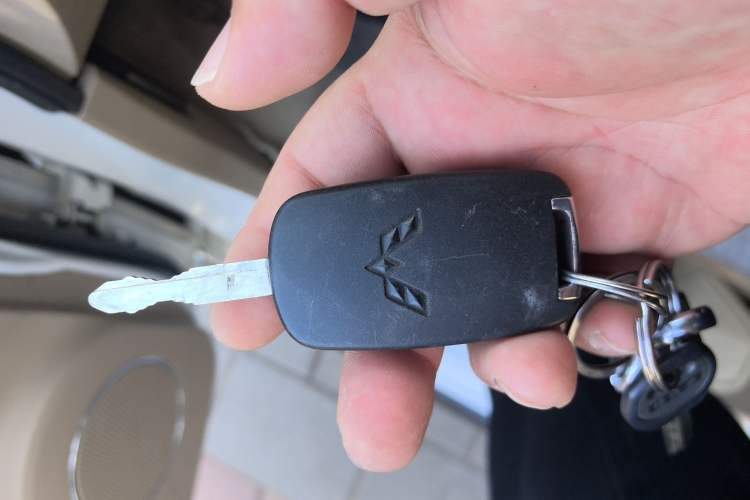 Used Wuling Hongguang 2014 1.5L S Luxury Model Vehicle Key