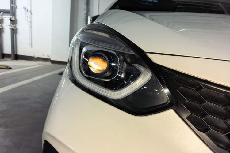 Used Honda LIFE 2023 1.5L CVT CRO-SS Fun Edition Right Front Headlight