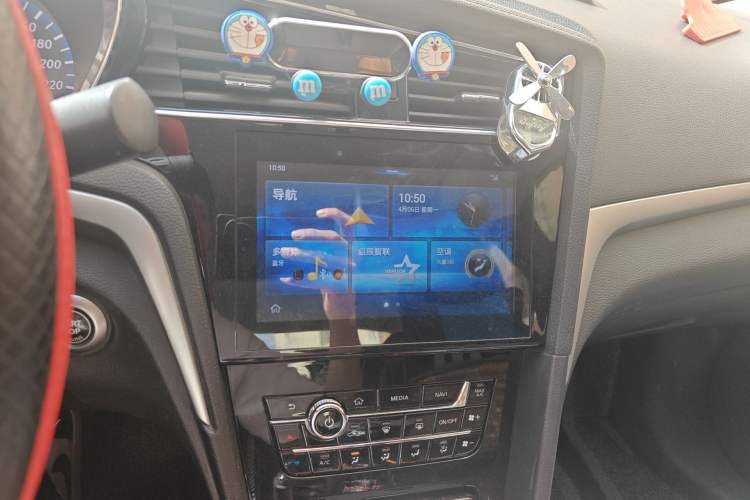 Used Venucia D60 2018 1.6L CVT Smart Connect Elite Edition Audio And AC Panel