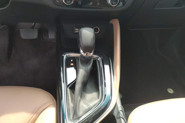 Used Buick GL6 2021 323T Mild Hybrid Connect Prestige Model