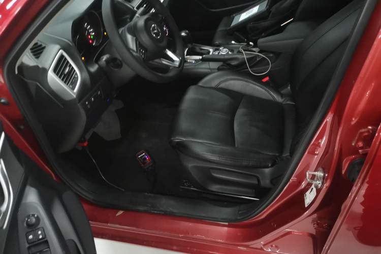 Used Mazda Mazda 3 Axela 2017 Sedan 1.5L Automatic Comfort Model Emission Standard China V
