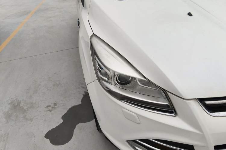 Used Ford Kuga 2013 2.0L GTDi Four-Wheel Drive Premium Model Right Front Headlight