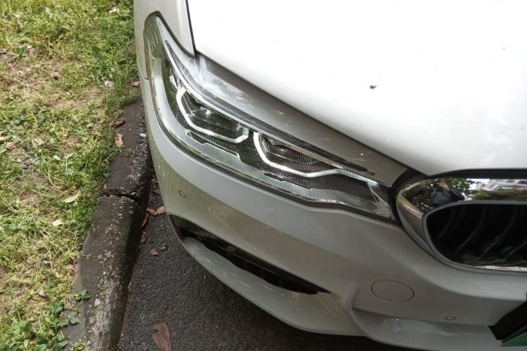 Used BMW 5 Series 2020 530Li Luxury Edition M Sport Package Right Front Headlight