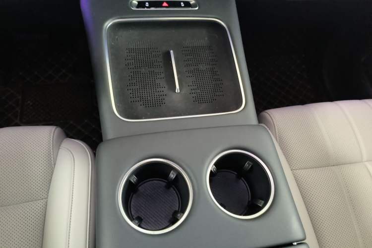 Used VOYAH Dream 2025 EV Four-Wheel Drive Flagship Kunpeng Edition