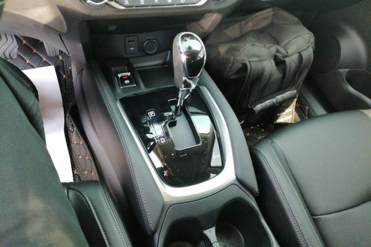 Used Nissan X-Trail 2025 Honor 2.0L Two-Wheel Drive Leading Edition Gear Lever