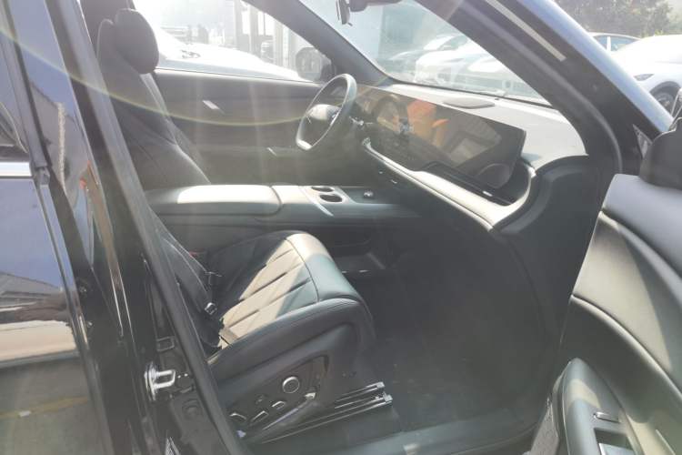 Used CHANGAN CS75 PLUS 2025 4th Generation UItra 2.0T New Blue Whale Smart Intelligent Powertrain Version
