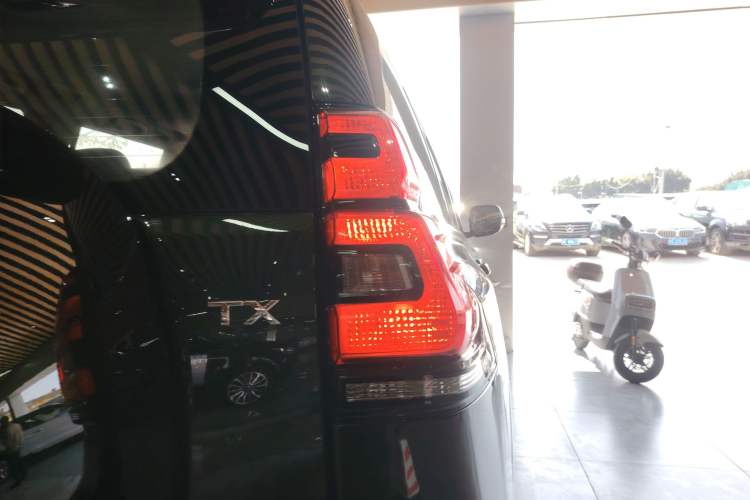 Used Toyota Prado 2018 3.5L Automatic TX-L with Rear-Mounted Spare Tire