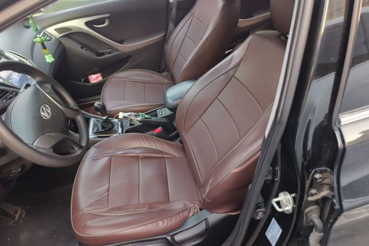 Used Hyundai Elantra (5th Generation / Langdong) 2015 1.6L Manual Leading Model
