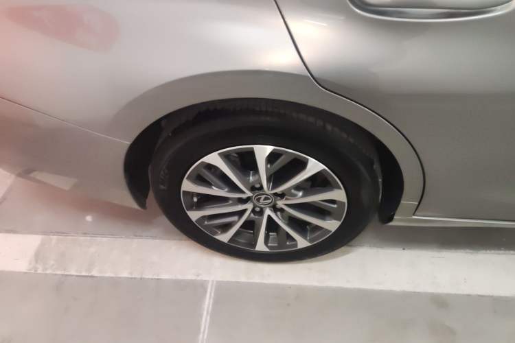 Used Lexus ES 2022 300h Excellence Edition