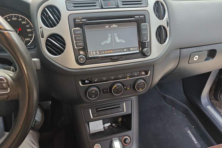 Used Volkswagen Tiguan 2015 1.8TSI Automatic Two-Wheel Drive Luxury Model
