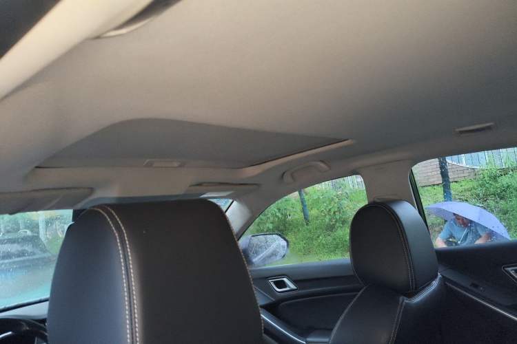 Used JMC Yusheng S330 2016 1.5L GTDi Automatic Two-Wheel Drive Fashion Edition Headliner