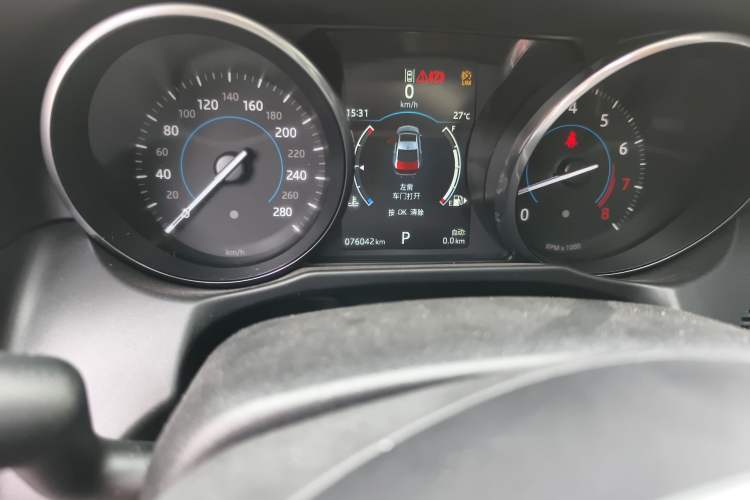 Used Jaguar XF 2016 XF 2.0T Two-Wheel-Drive Luxury Edition Odometer Close Up