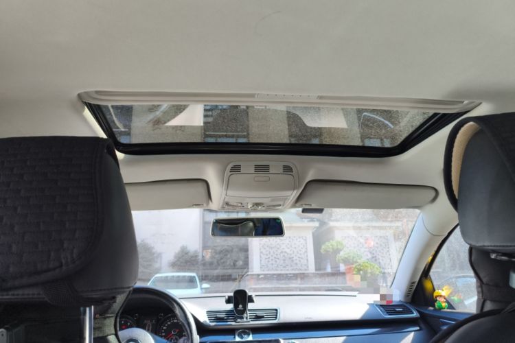 Used Volkswagen Magotan 2013 1.8TSI Premier Model Headliner