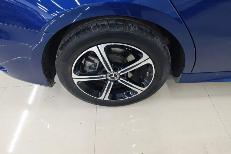 Used Mercedes-Benz A-Class 2022 Revised Version A 200 L Sport Sedan Fashionable Style Exterior 5