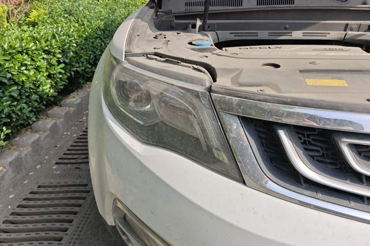 Used Geely Auto Emgrand X7 Sport 2016 1.8TD Automatic Smart Model Right Front Headlight