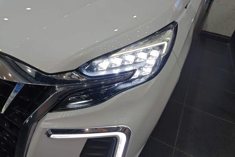 Used Buick GL8 2021 ES Landtrek 653T Comfort Edition