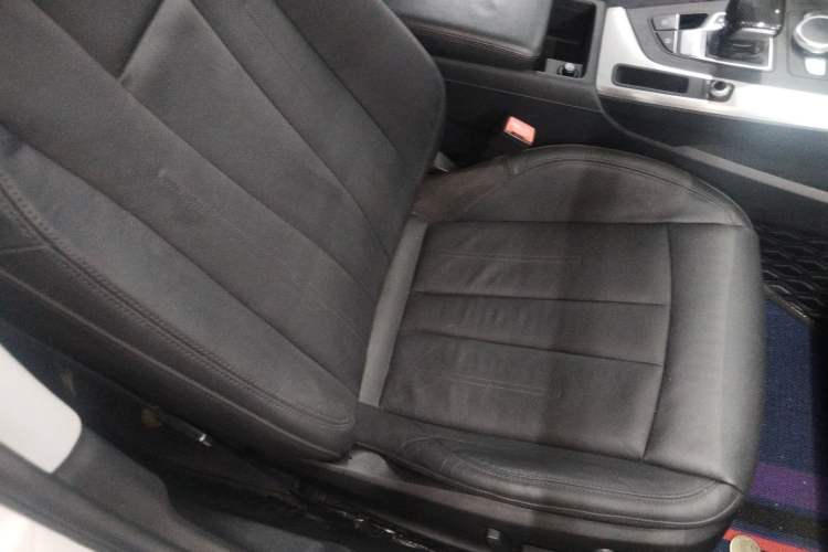 Used Audi A4L 2019 40 TFSI Fashion Version China V Right Front Seat