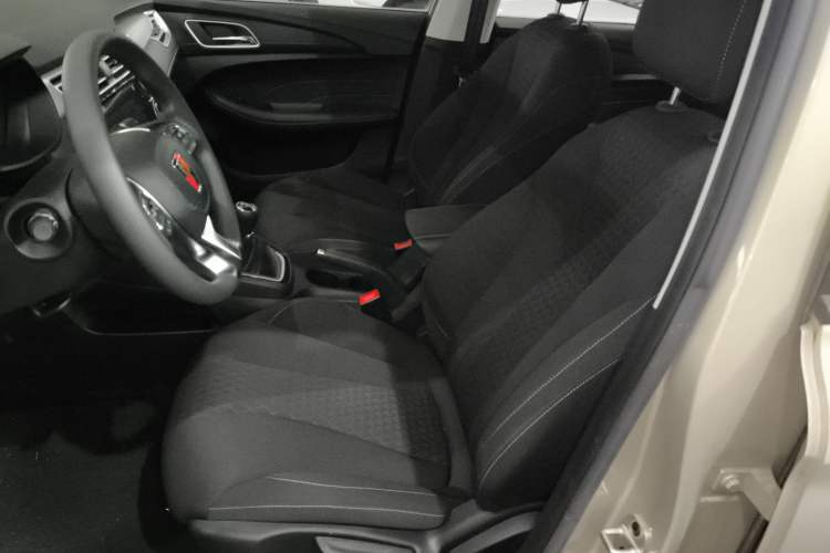 Used Roewe i5 2020 1.5L Manual 4G Connect Luxury Edition