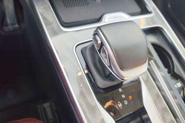 Used Hongqi HS5 2023 2.0T Four-Wheel Drive Flagship Pro Edition
