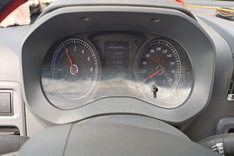 Used Wuling Yangguang 2025 Model 400km Bus Edition—Comfort Edition Instrument Cluster