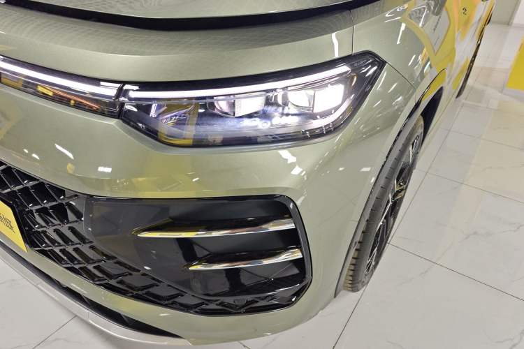 Used Volkswagen Tayron 2025 Tiguan L 380TSI 4Motion Luxury