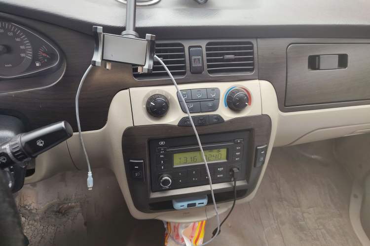 Used JAC Group Refine 2011 2.4L Government Procurement Version Manual Luxury Trim
