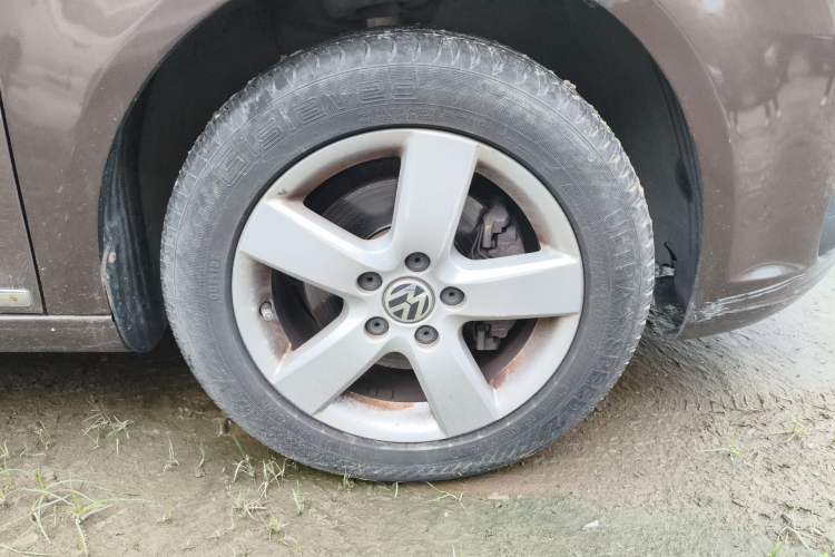 Used Volkswagen Touran 2013 1.4T DSG Comfort Edition 5-Seater Right Front Wheel Hub