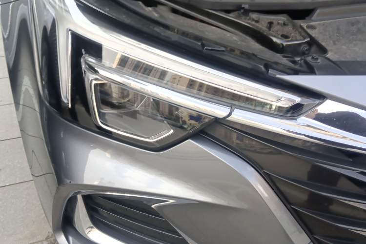 Used Roewe i6 MAX New Energy 2022 EV 600 Grand Touring Edition with Skyroof
