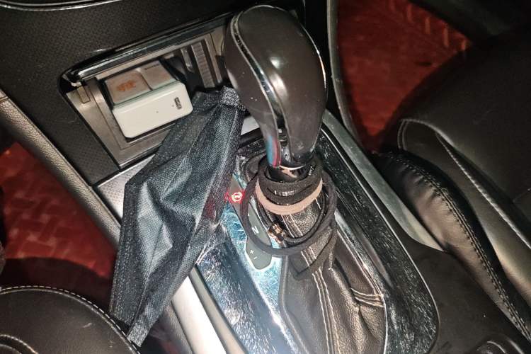 Used Buick Regal 2014 1.6T Fashionable Tech Edition Gear Lever