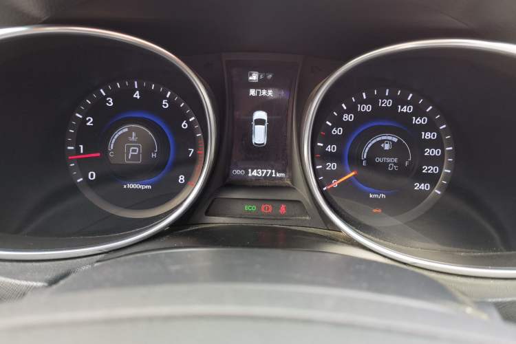 Used Hyundai Santa Fe 2013 Revised Version 2.4L Automatic All-Wheel Drive Luxury Trim
