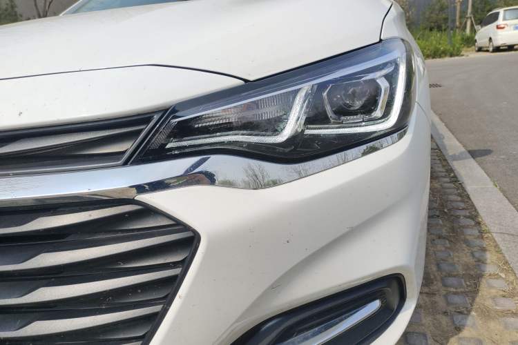 Used Chevrolet Monza 2022 320 Automatic Enjoyment Sunroof Version Left Front Headlight