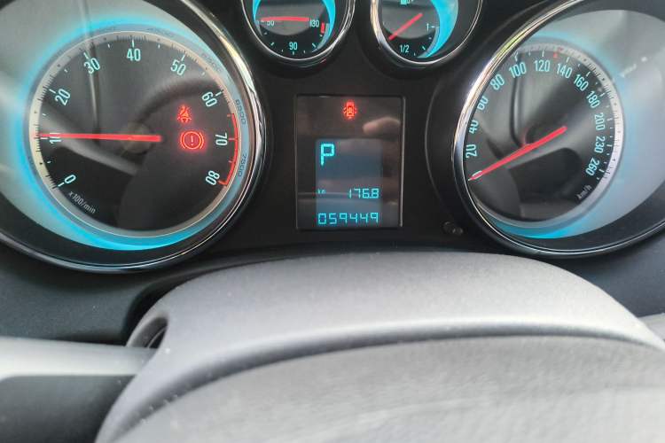 Used Buick GT 2010 XT 1.6L Automatic Fashion Edition